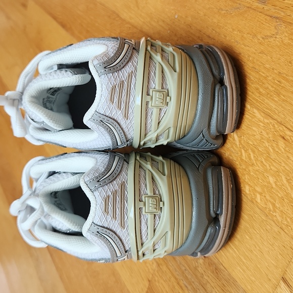 New Balance 1906N - Picture 2 of 10